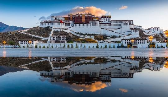 [부산출발] 중국 신들의 땅 티벳 에베레스트+칭창열차 6일/9일 패키지 해외여행