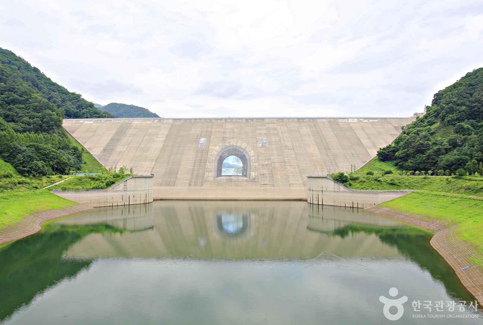 캔디투어[부산경남출발]화천 비수구미 오지마을+춘천 남이섬 1박 2일 숙박 식사 가을버스여행