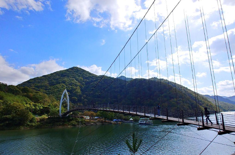 캔디여행사[부산출발]충북 괴산 산막이 명품둘레길 단풍여행